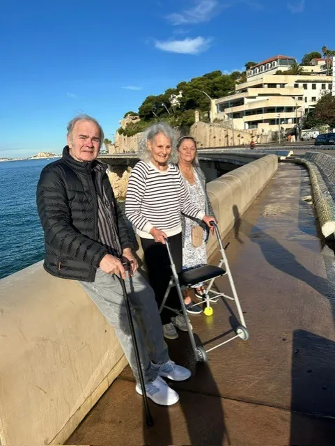 Escapade marseillaise de la corniche a Notre-Dame  de la garde avec nos résidents Mazargues 13009