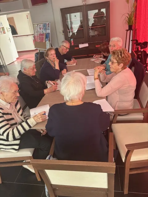 Dictée à la "Grecque " et chantons, dansons tous ensemble 