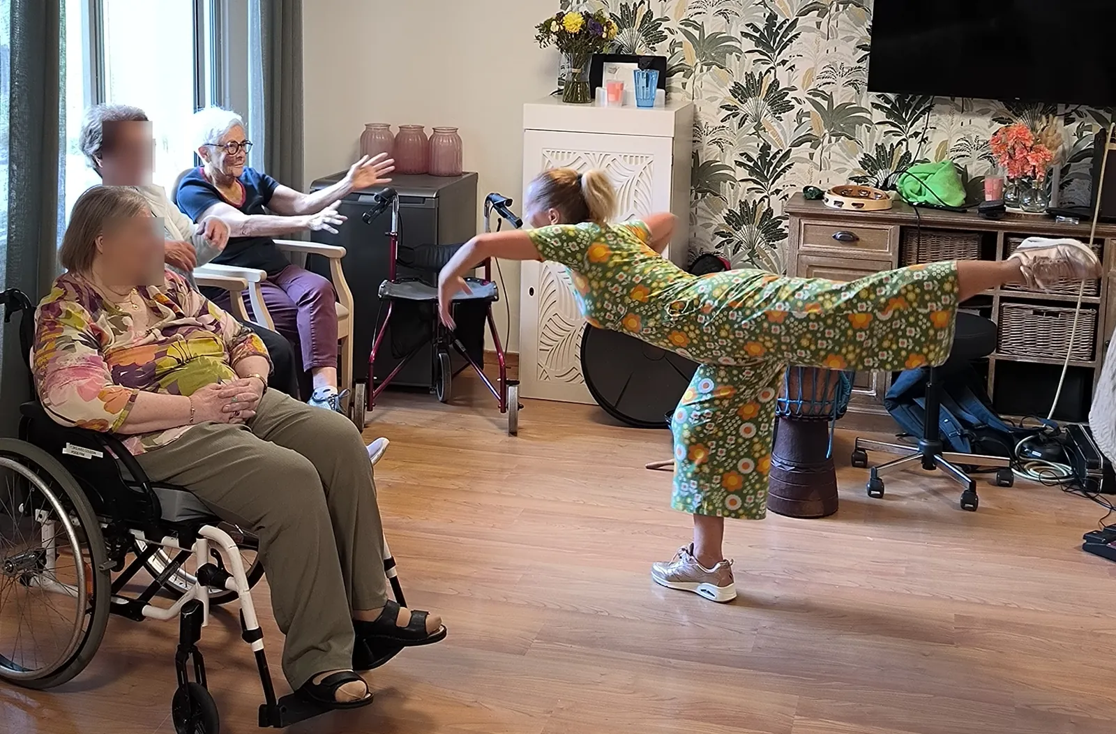 5ème séance de danse thérapie : un moment de mouvement, de musique et de joie
