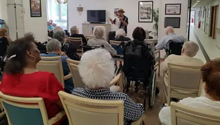Chansons et Humour au programme.