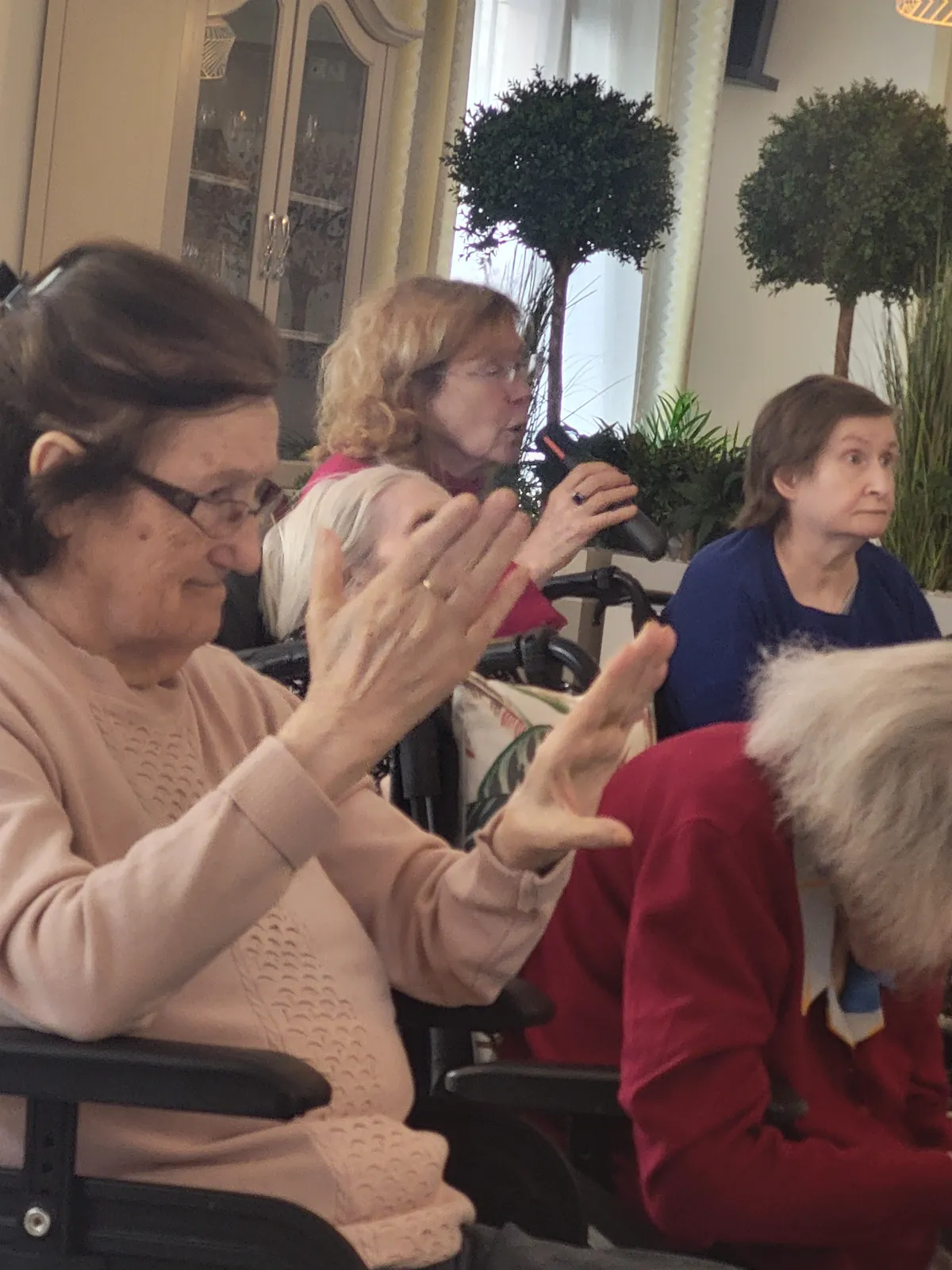 Animation dansante  A la résidence les Adrets 