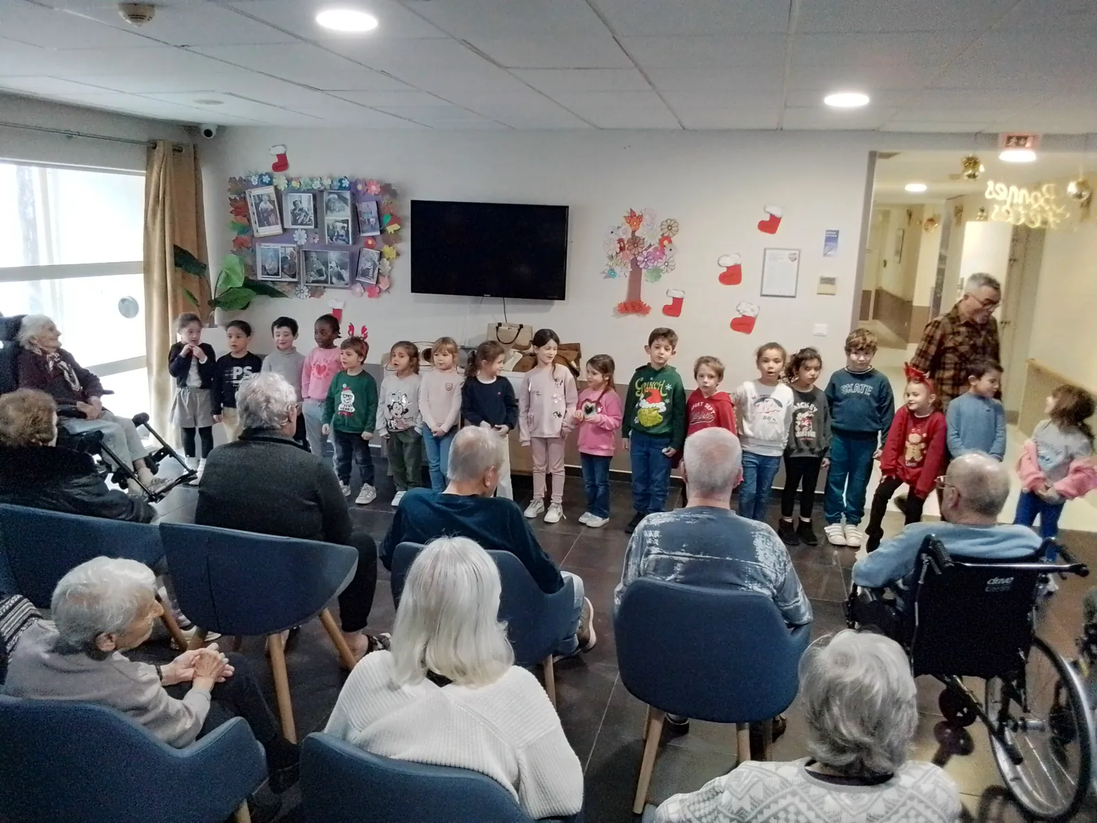 RENCONTRE INTERGENERATIONNELLE AVEC L'ÉCOLE PREVERT