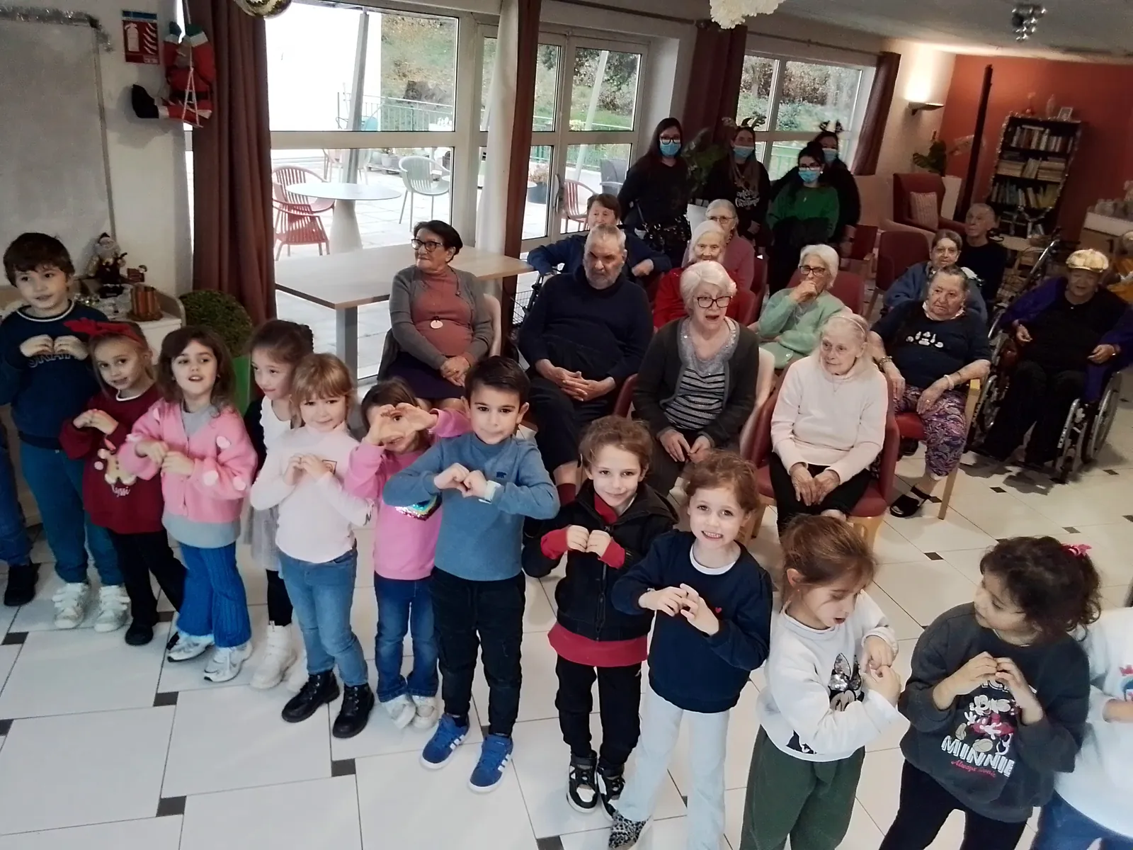 RENCONTRE INTERGENERATIONNELLE AVEC L'ÉCOLE PREVERT