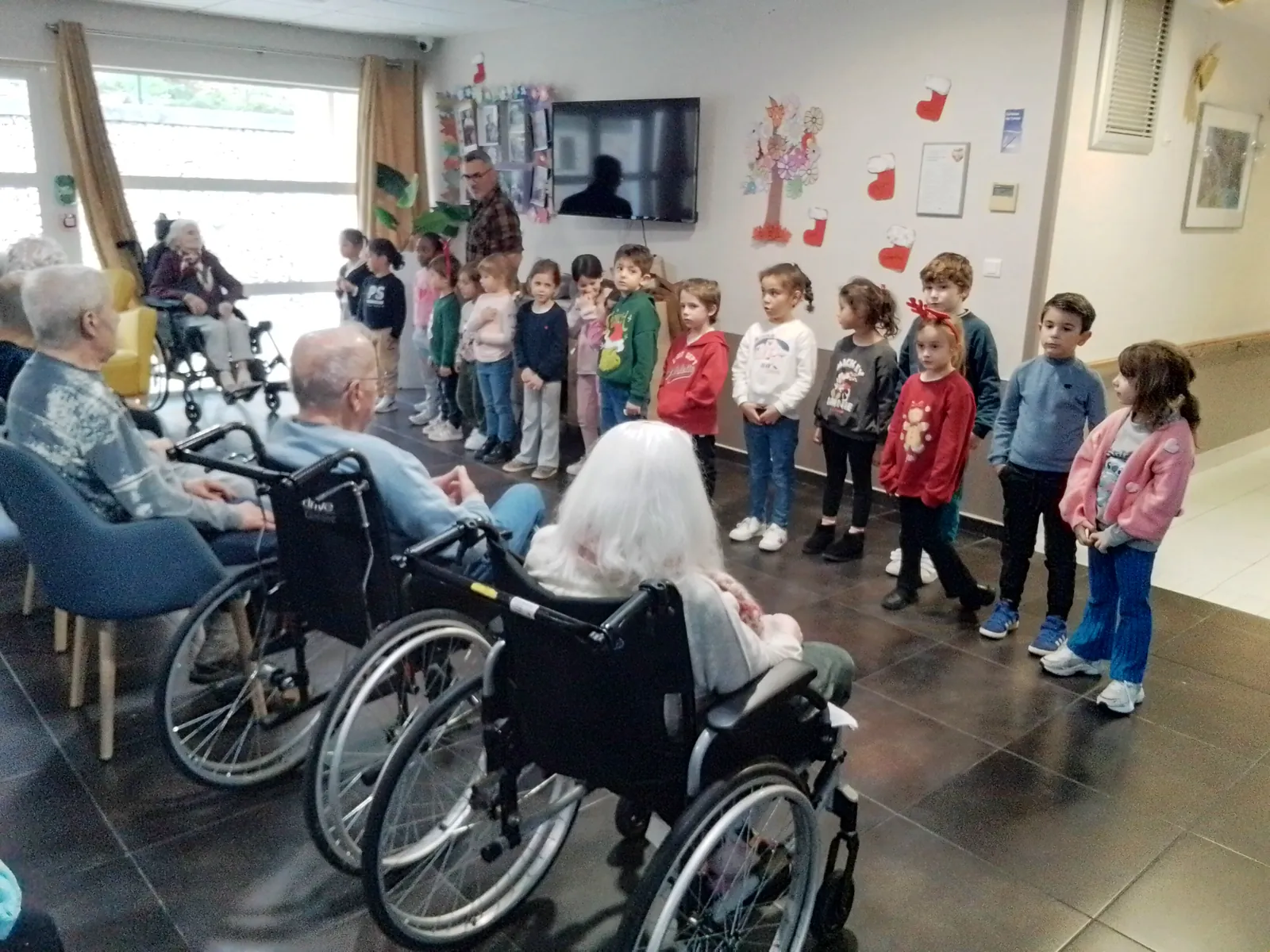 RENCONTRE INTERGENERATIONNELLE AVEC L'ÉCOLE PREVERT