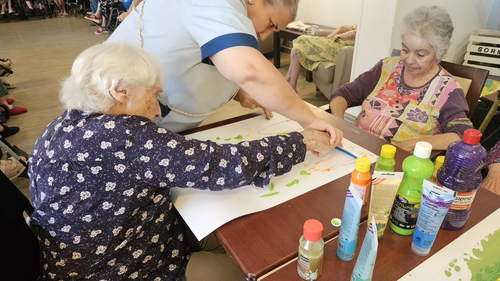 Ateliers manuels à Sormiou et à l'unité de vie protégée. 