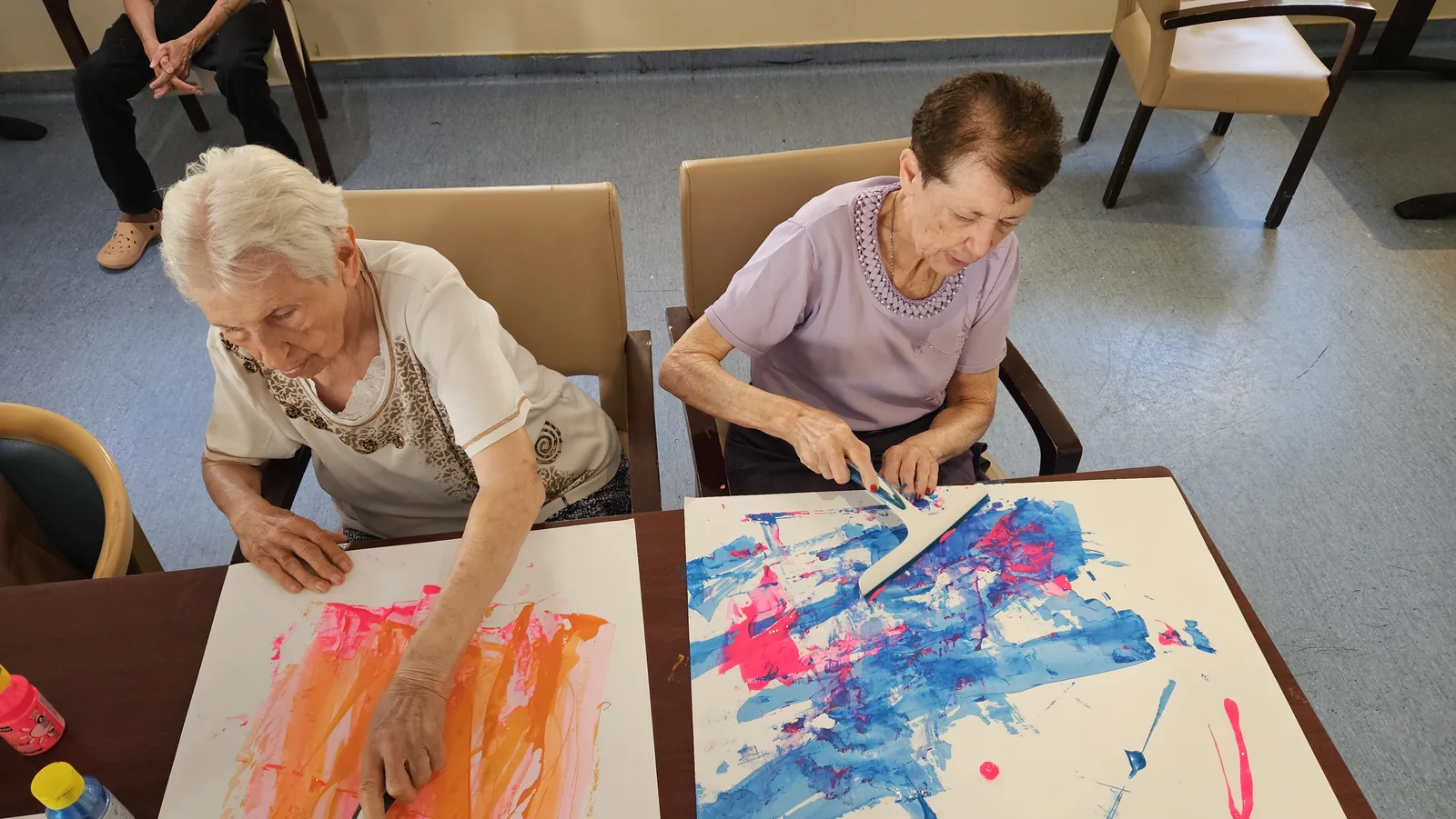 Ateliers manuels à Sormiou et à l'unité de vie protégée. 