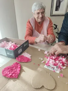 La saint Valentin approche, les résidents retroussent leurs manches ! 