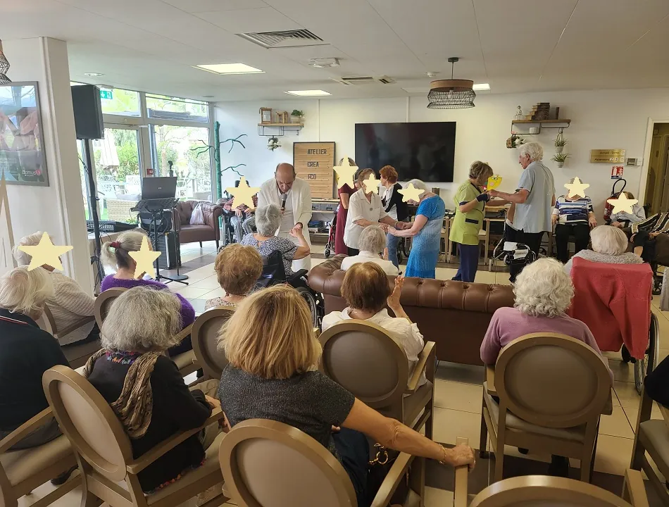Après-midi dansant à la maison de retraite des Vallières 