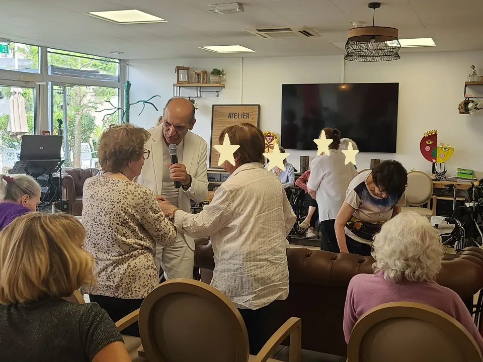 Après-midi dansant à la maison de retraite des Vallières 