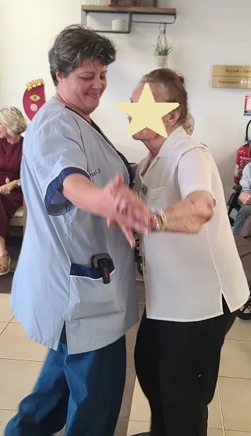 Après-midi dansant à la maison de retraite des Vallières 
