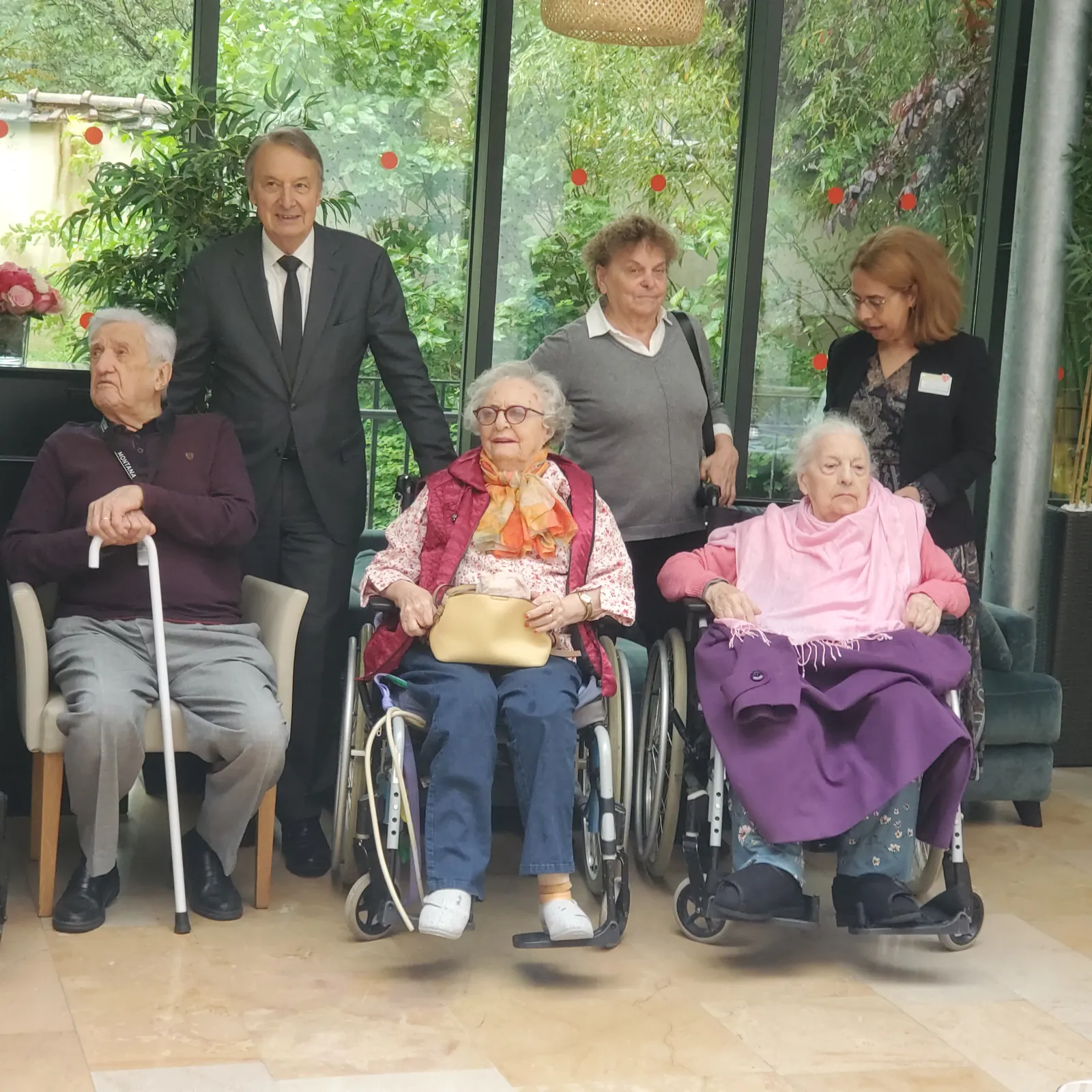 Les résidents des Adrets au  repas des centenaires