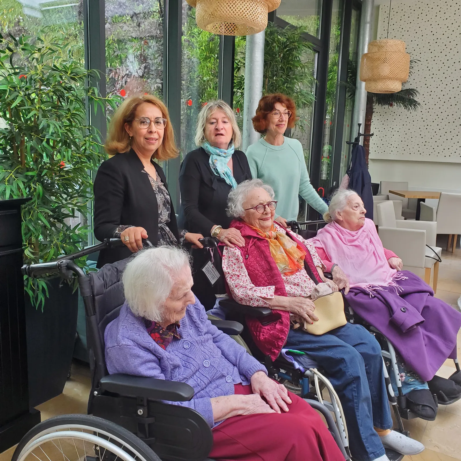 Les résidents des Adrets au  repas des centenaires