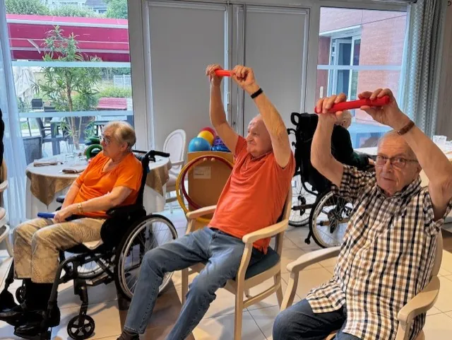 Gymnastique douce à l'EHPAD Les Tourterelles
