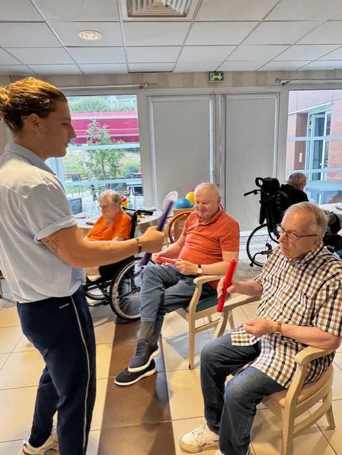 Gymnastique douce à l'EHPAD Les Tourterelles