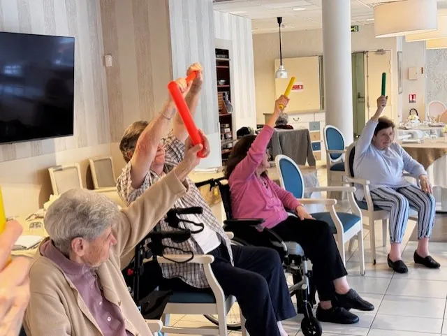 Gymnastique douce à l'EHPAD Les Tourterelles