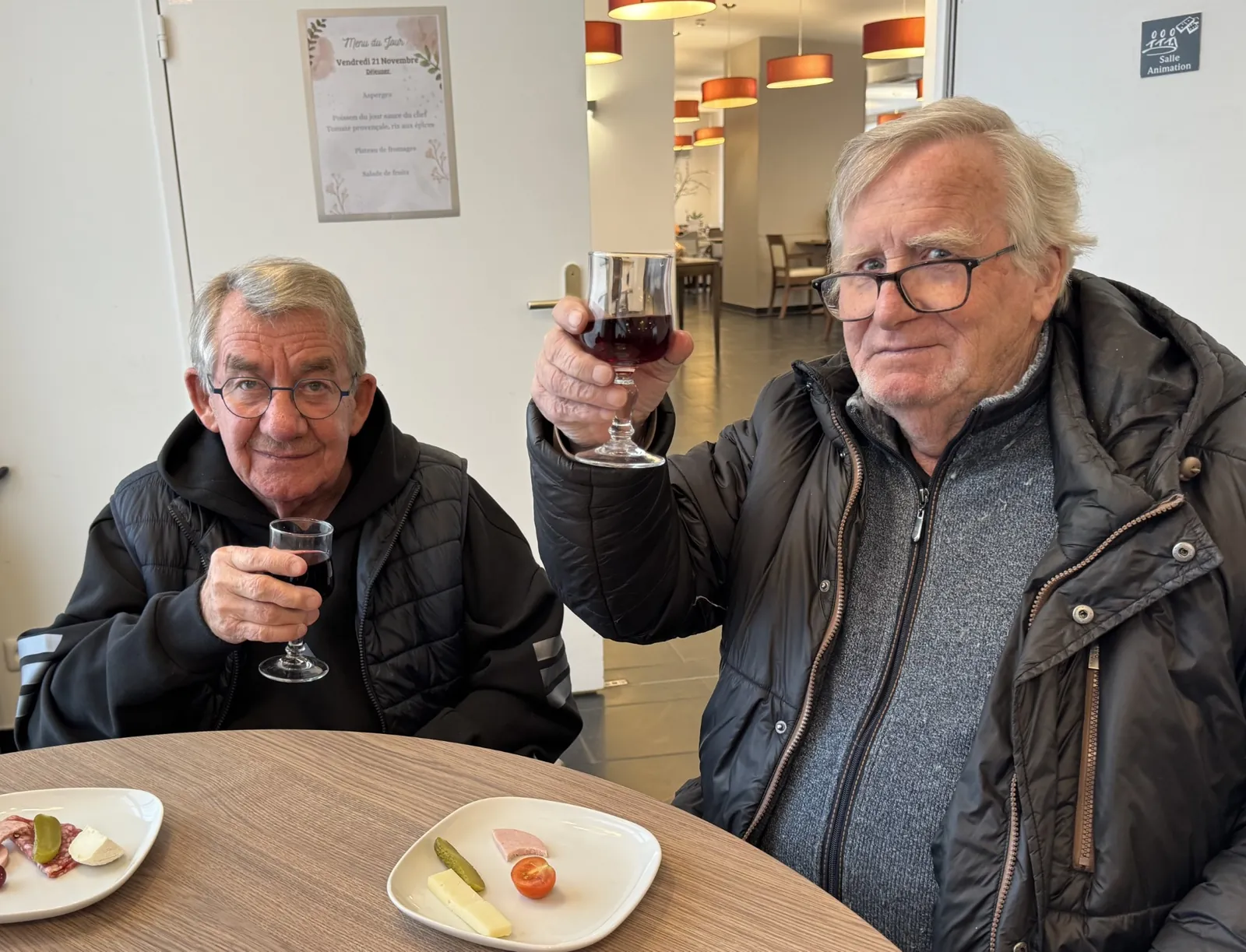 Beaujolais Nouveau à la résidence : un moment festif et pétillant !