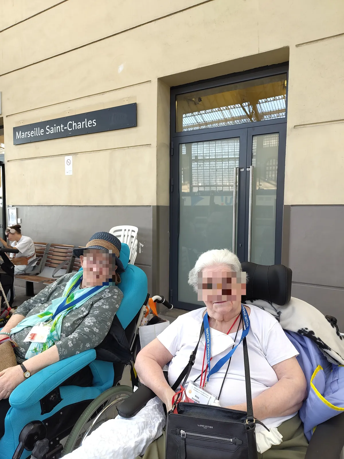 En route pour Lourdes : départ en vacances pour nos résidentes