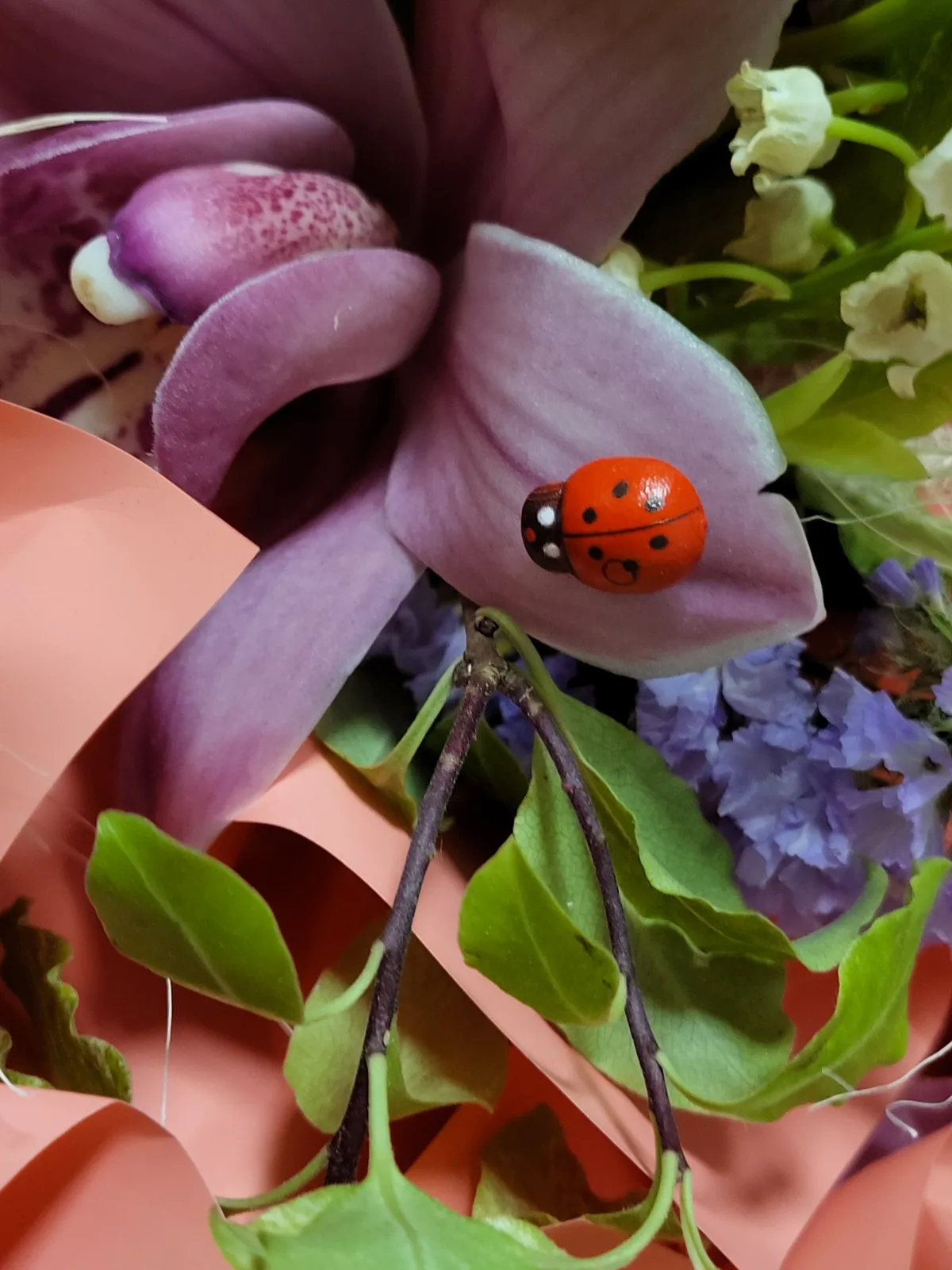 le  porte-bonheur au centre des tables A la résidence 