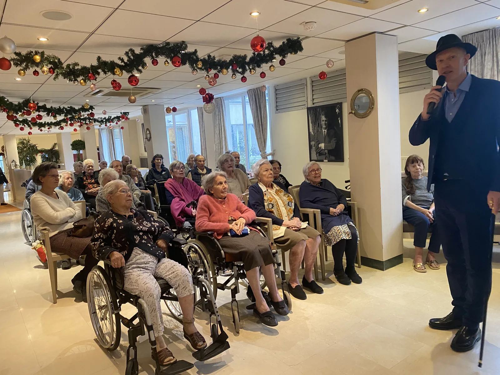 « FARANDOLE » UN SPECTACLE HUMORISTIQUE AUX MARINES