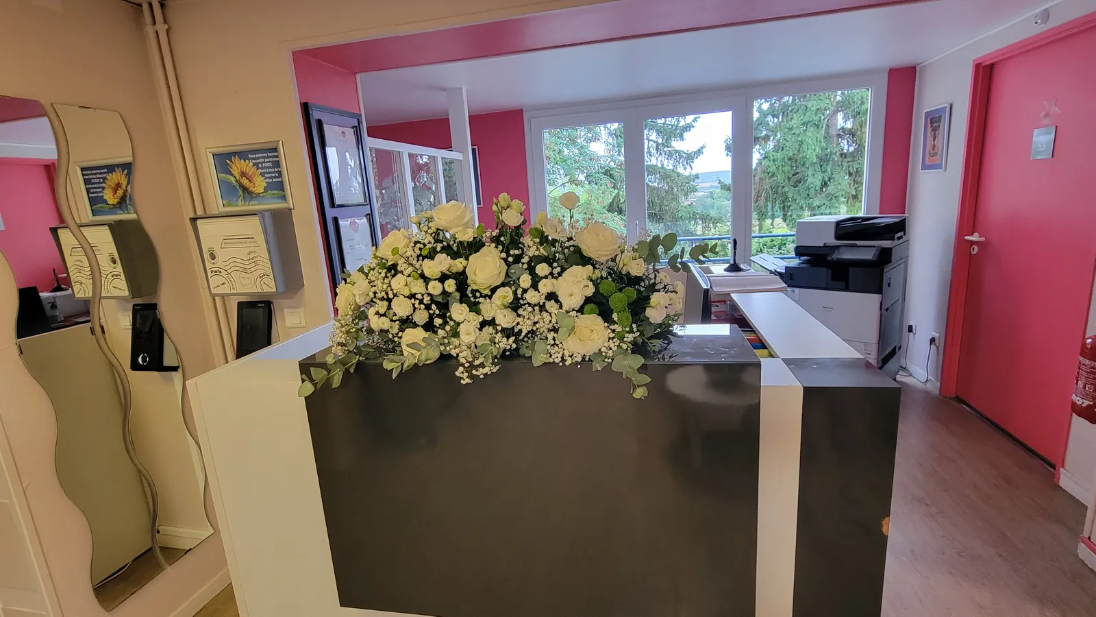 L'accueil, tout en fleurs