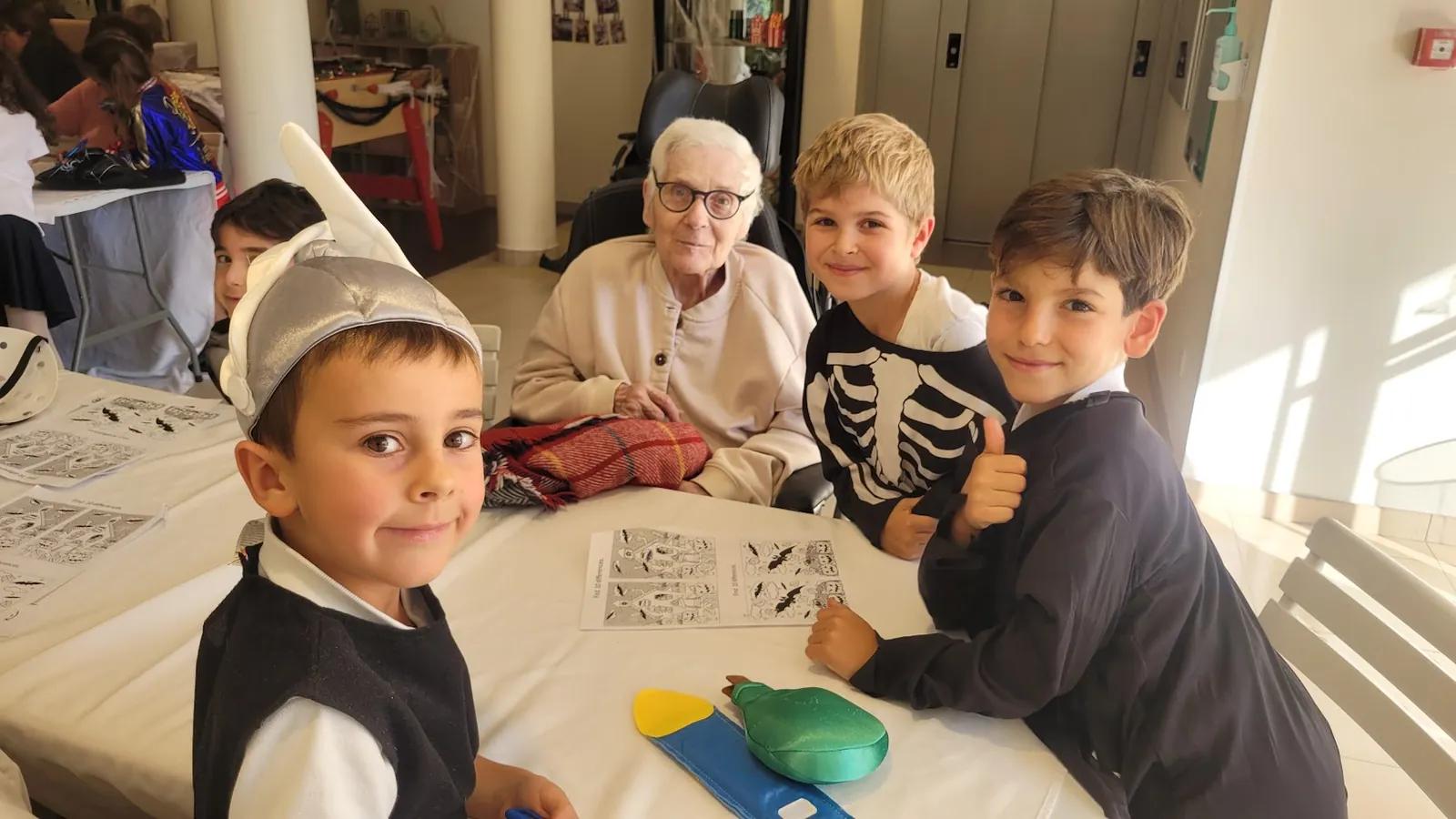 Atelier Halloween avec les enfants de l'école internationale Pain de Sucre