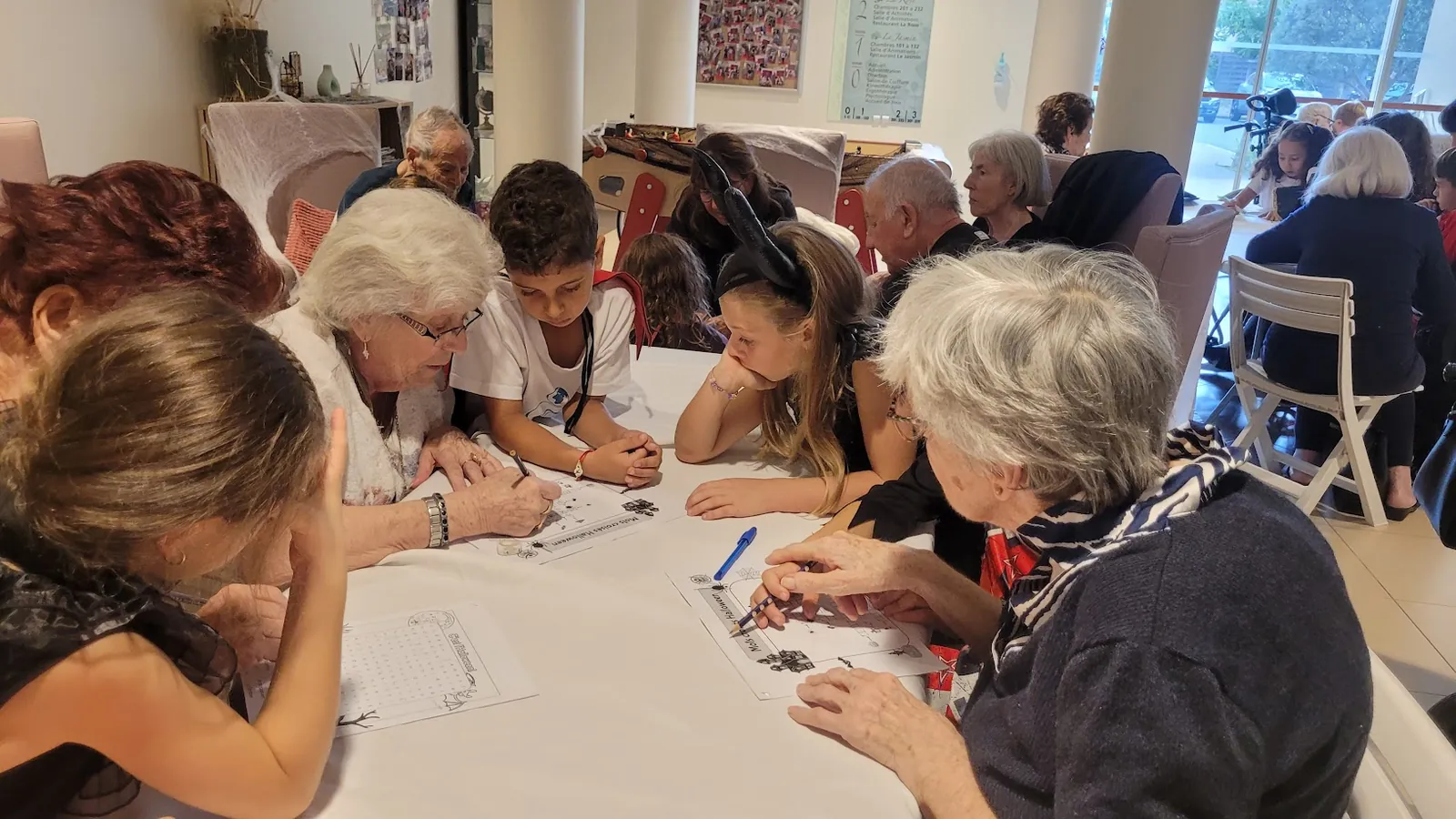 Atelier Halloween avec les enfants de l'école internationale Pain de Sucre