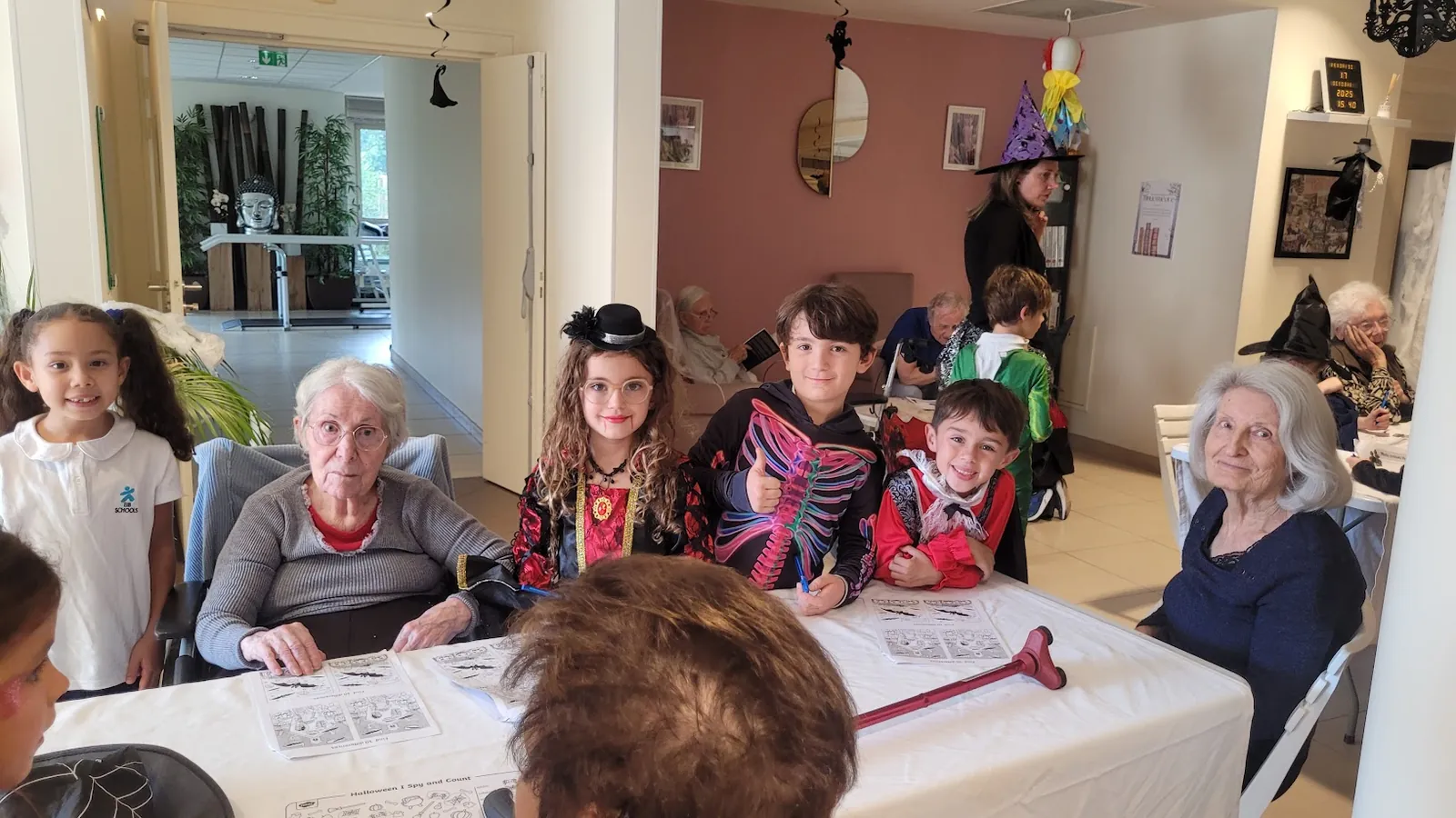 Atelier Halloween avec les enfants de l'école internationale Pain de Sucre