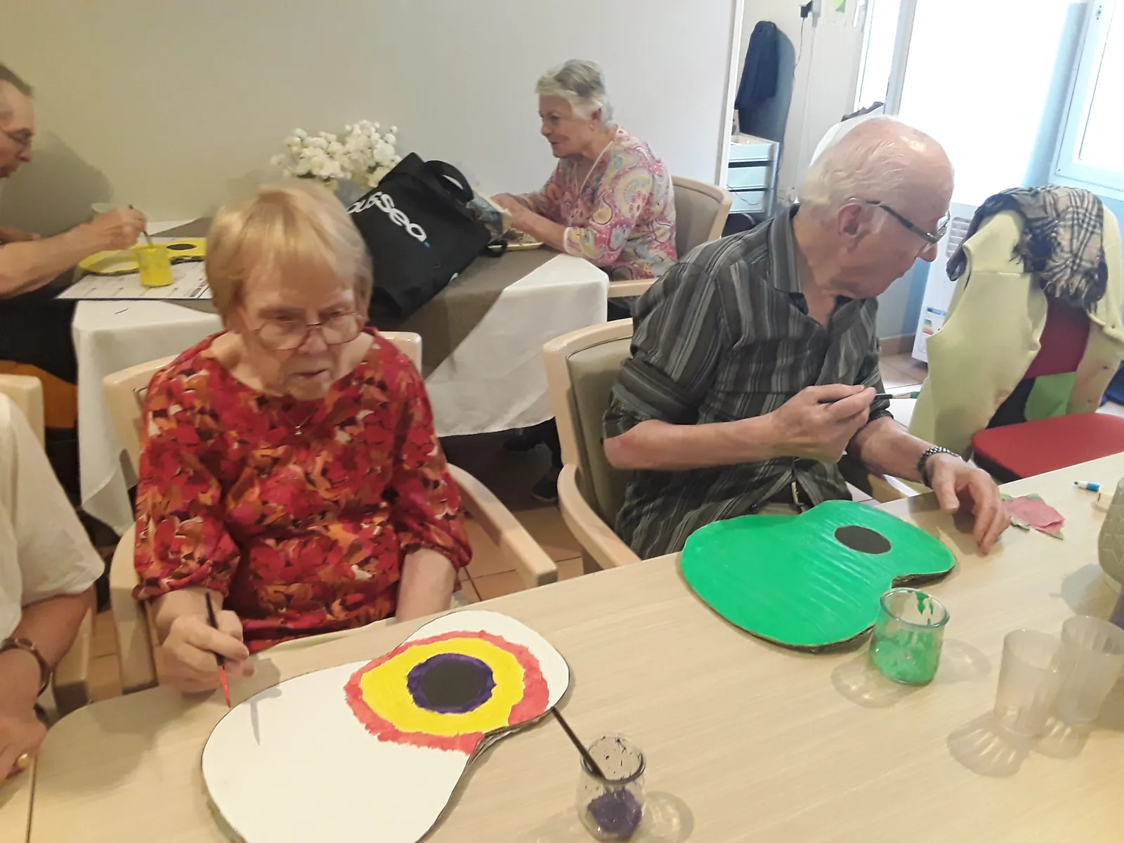 CONFECTION DE GUITARES POUR LE FESTIVAL 
