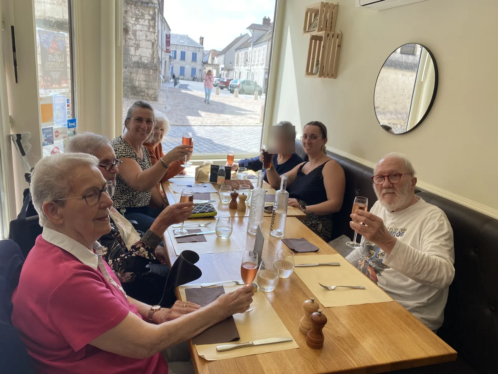 SORTIE AU RESTAURANT L'AVANT GOUT LES JARDINS MEDICIS A PROVINS 