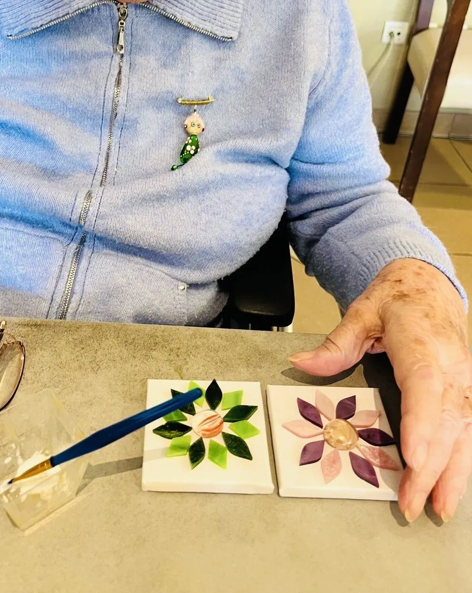 Atelier Mosaïque à l'EHPAD Les Jardins de Thiais