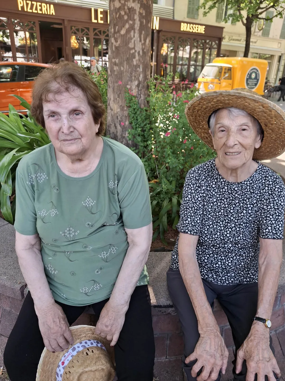 ballade au marché d'Aubagne et déjeuner au restaurant