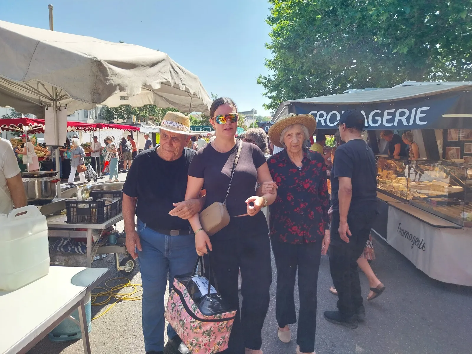 ballade au marché d'Aubagne et déjeuner au restaurant