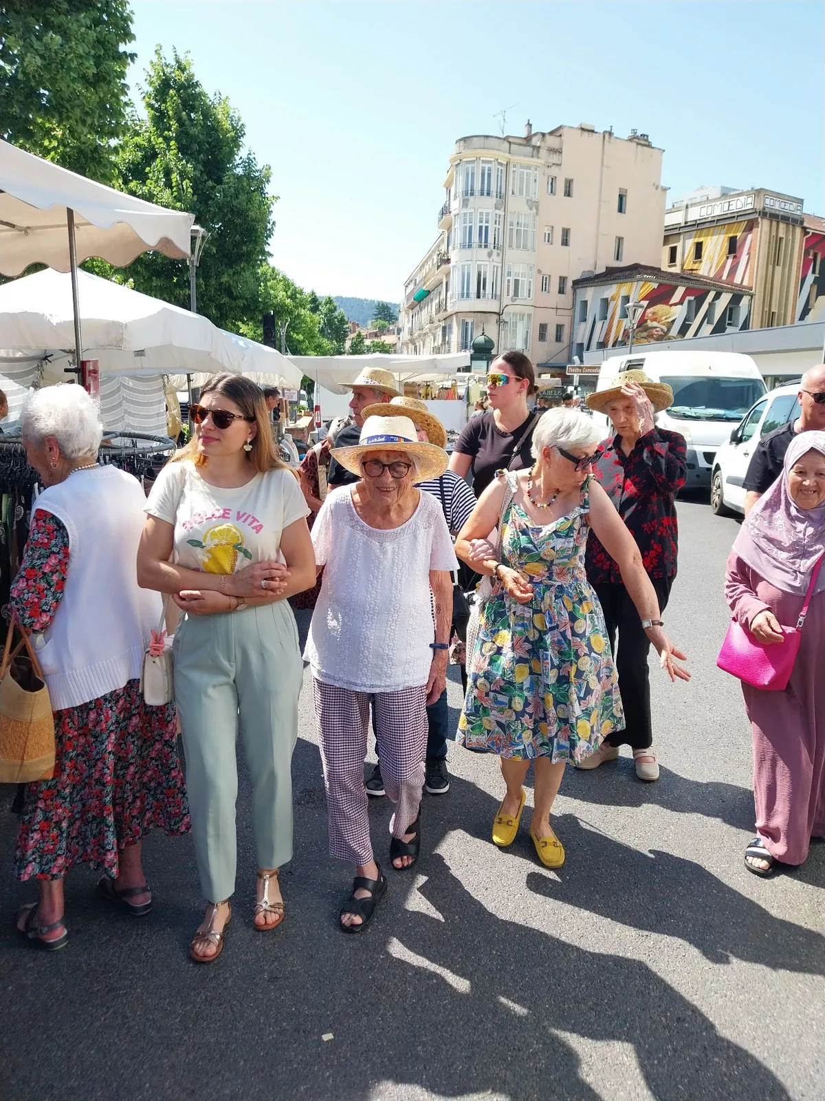 ballade au marché d'Aubagne et déjeuner au restaurant