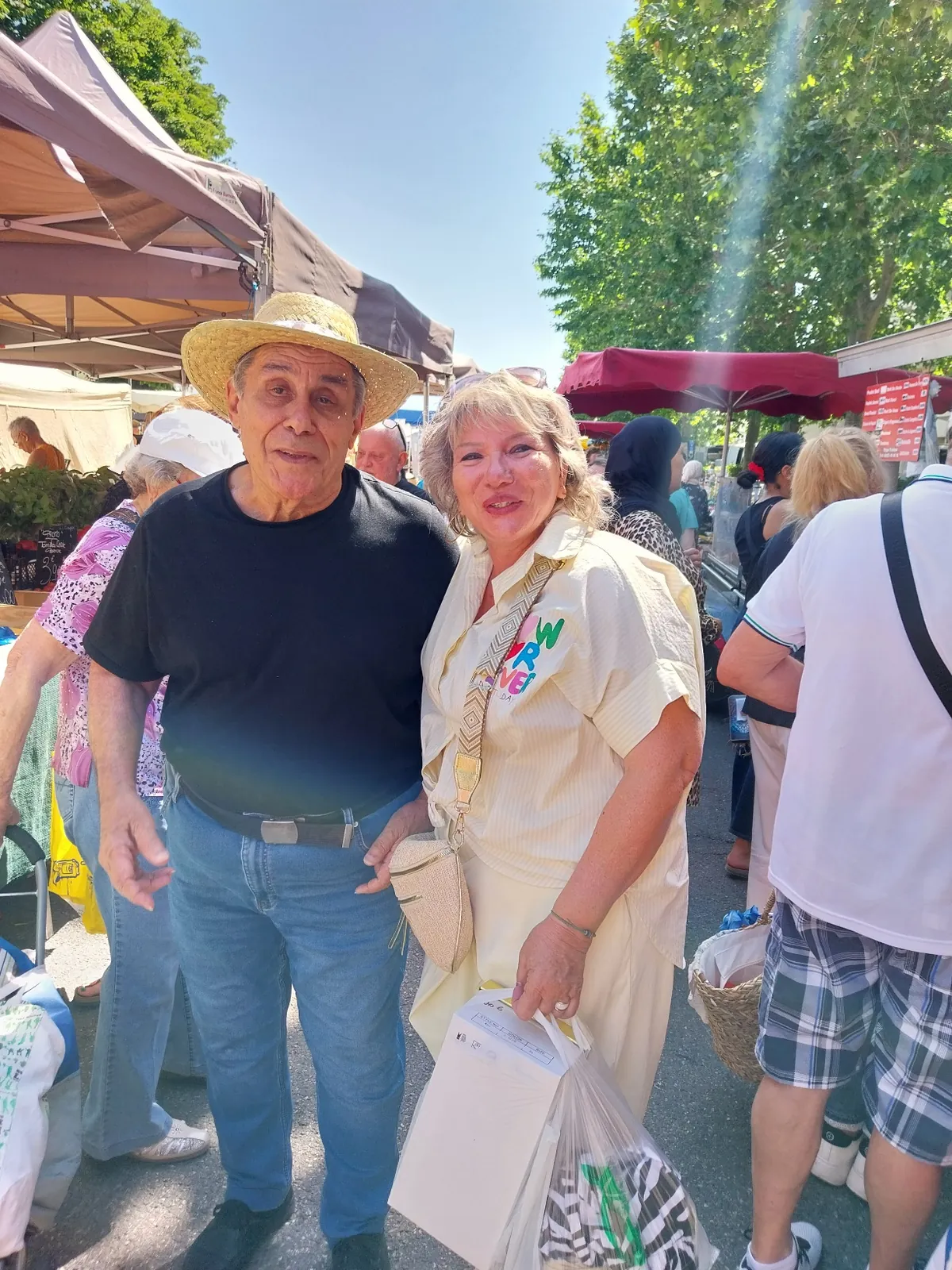 ballade au marché d'Aubagne et déjeuner au restaurant