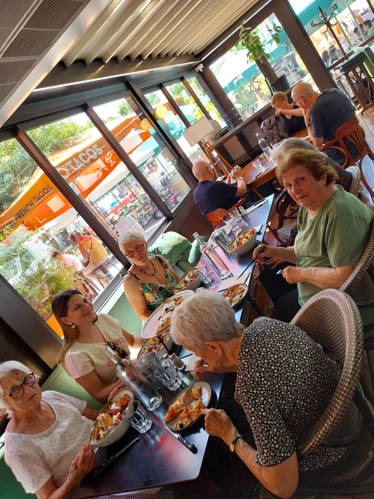 ballade au marché d'Aubagne et déjeuner au restaurant