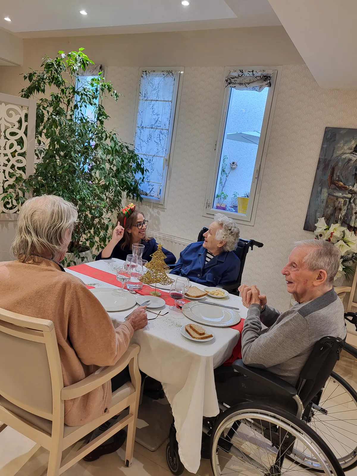 le Repas de Noël dans la résidence les Adrets 