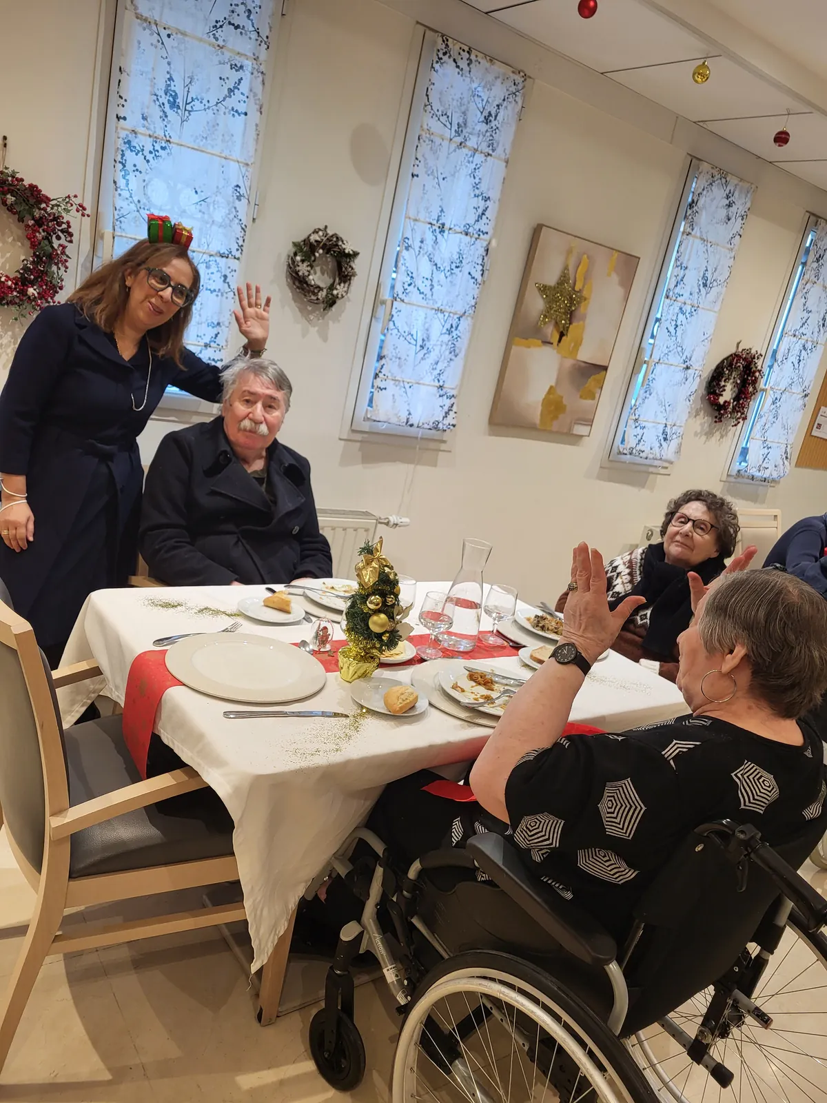 le Repas de Noël dans la résidence les Adrets 