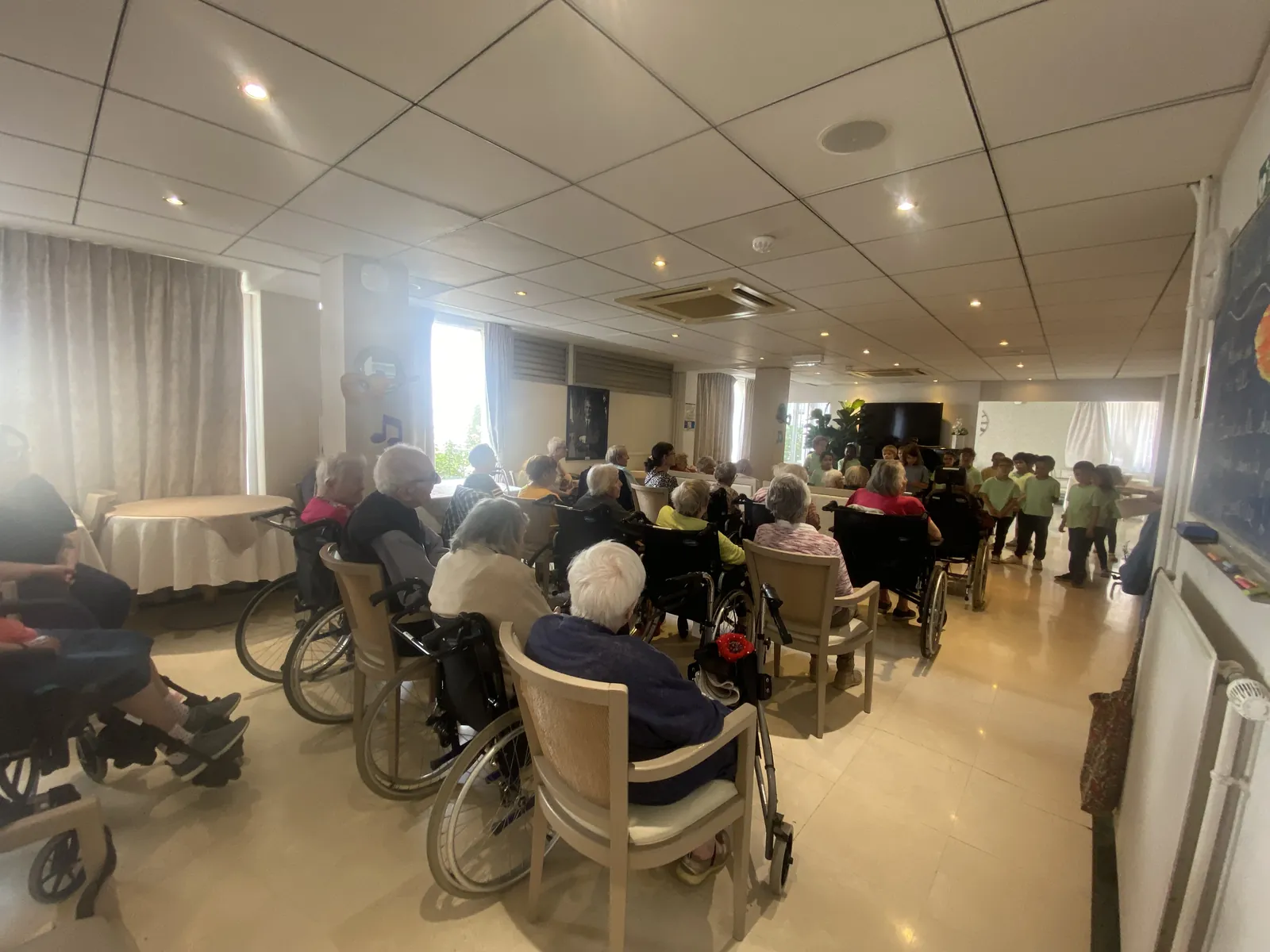 LA CLASSE C.P. DE L’ÉCOLE VOLTAIRE AUX MARINES