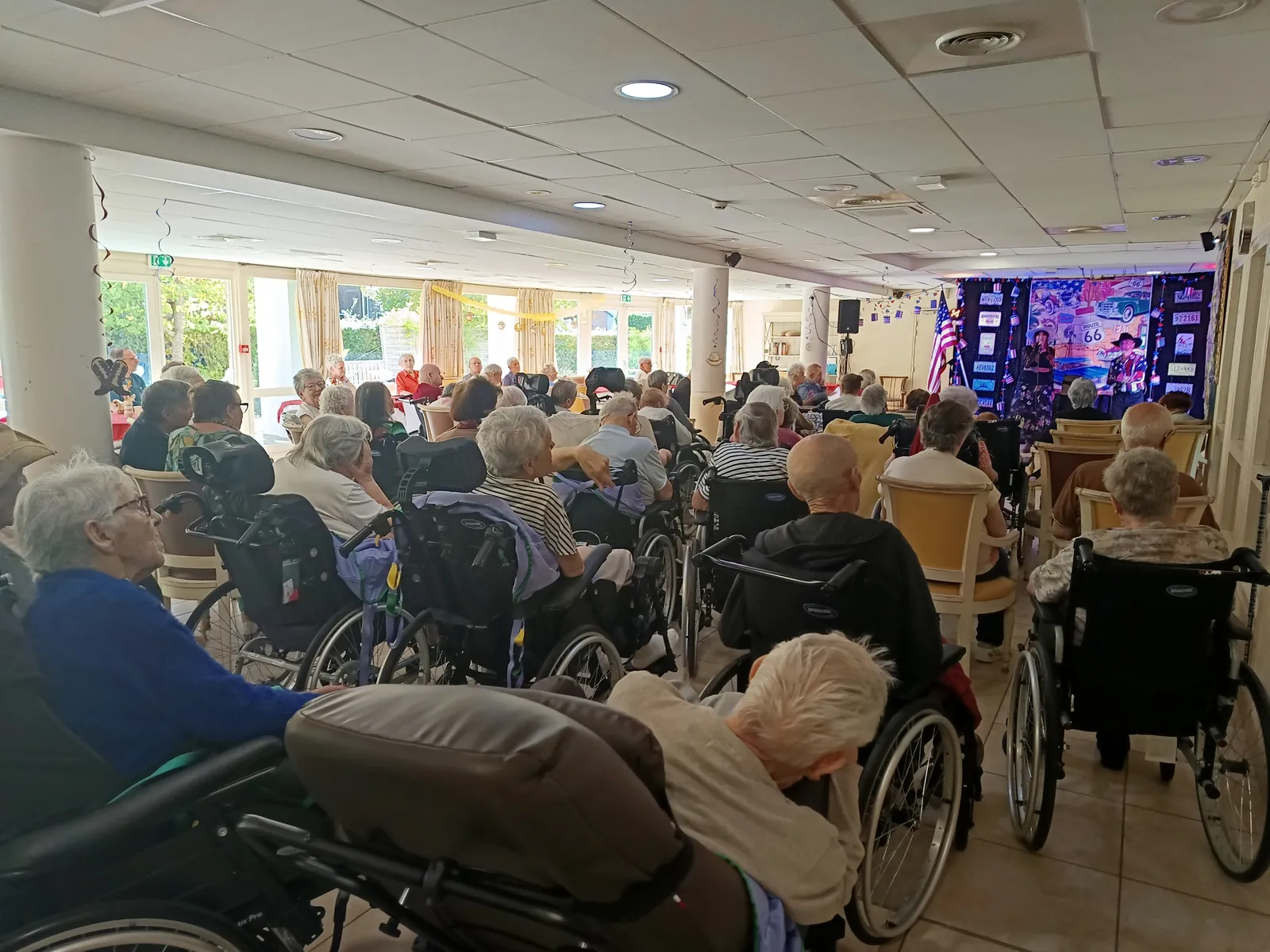 ANIMATION MUSICALE COUNTRY A LA RESIDENCE LES JARDINS MEDICIS PROVINS
