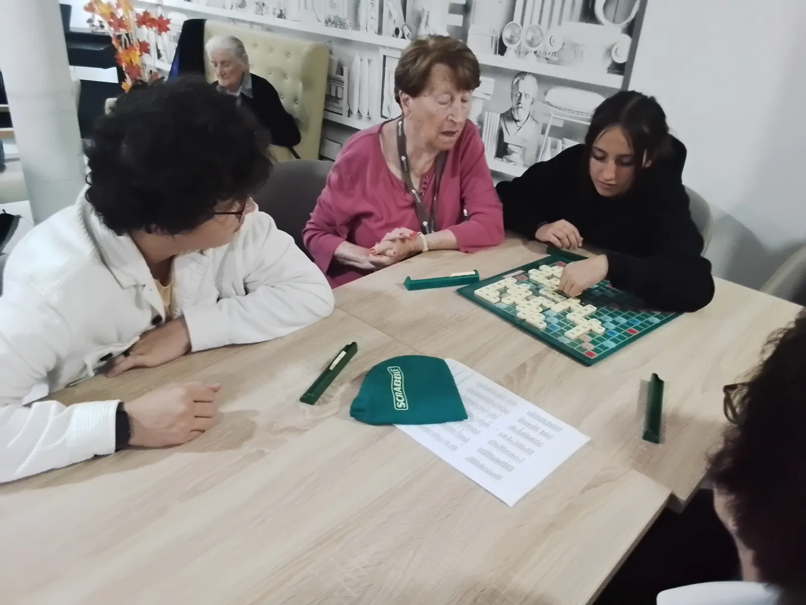 suite acitivités intergénérationnelles avec les lycéens du lycée Gustave Eiffel.  