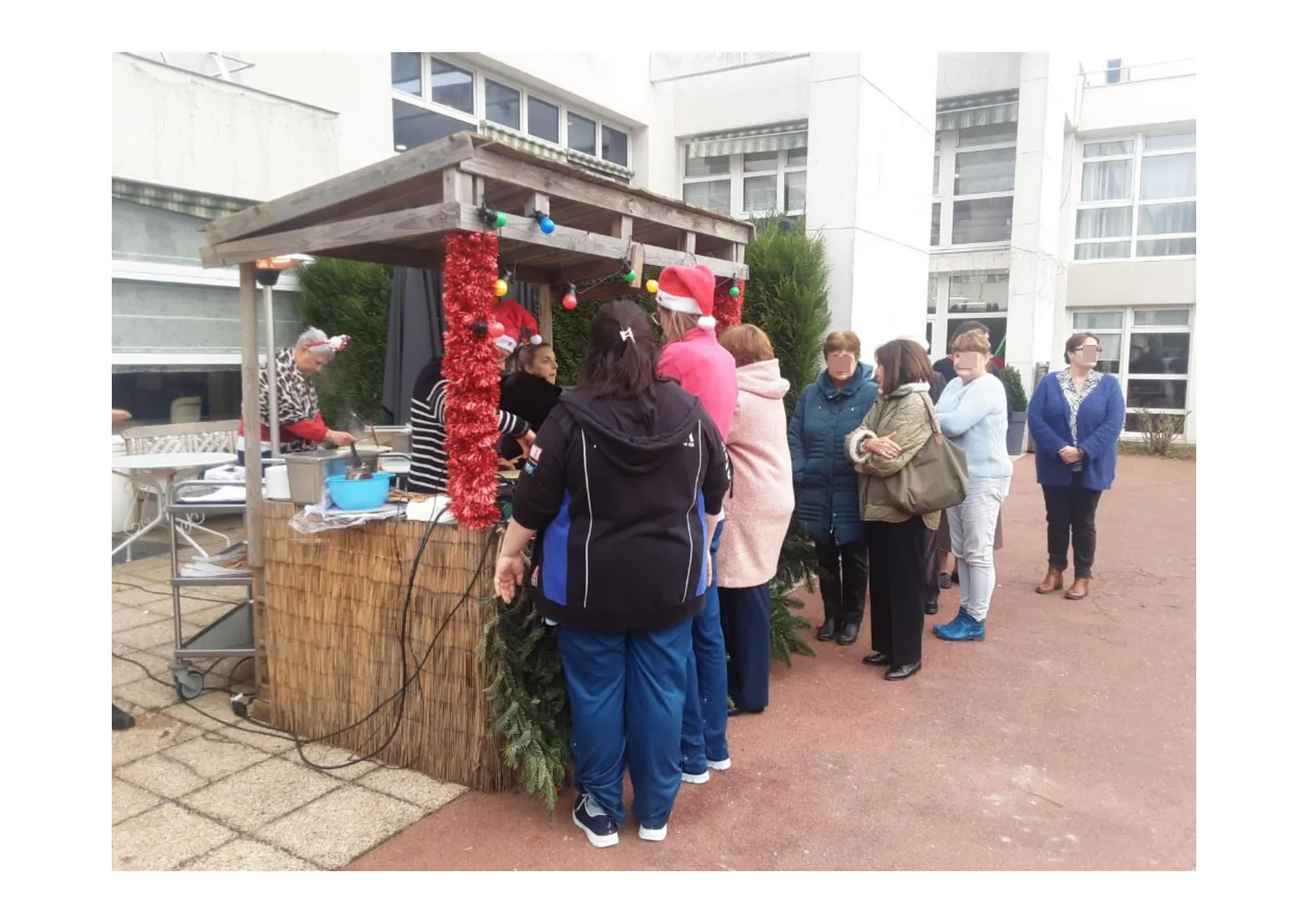 Célébration de Noël des familles à l'EHPAD : Un moment de partage inoubliable ! 