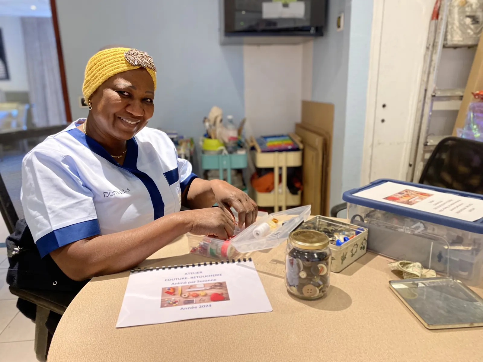 L’ATELIER COUTURE AU SERVICE DU BIEN ÊTRE DES RESIDENTS ET DE LA COLLECTIVITÉ 