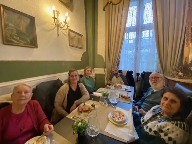 RESTAURANT LA CROIX D'OR POUR LES RESIDENTS DES JARDINS MEDICIS  PROVINS
