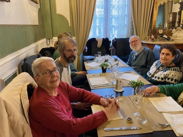 RESTAURANT LA CROIX D'OR POUR LES RESIDENTS DES JARDINS MEDICIS  PROVINS