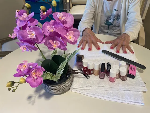 Atelier manucure à la résidence 