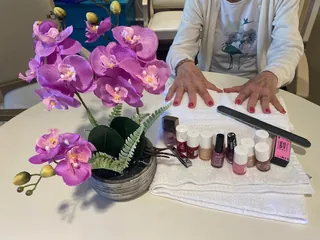 Atelier manucure à la résidence 