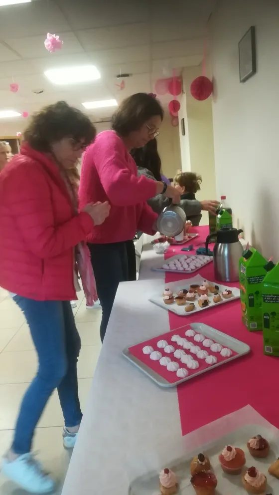 Marche rose : accueil aux Acacias