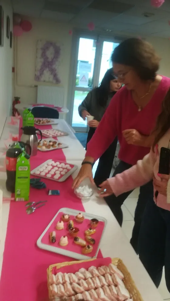 Marche rose : accueil aux Acacias