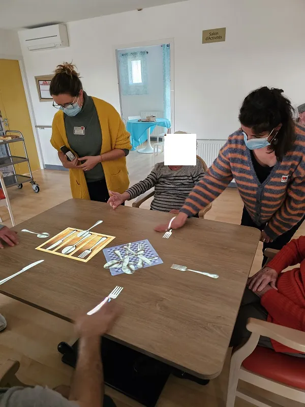 L'arrivée de la Tovertafel à la Résidence La Triade:  une innovation au service du bien-être 