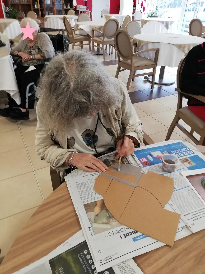 La Créativité à la maison de retraite des Vallières à Cagnes sur Mer 